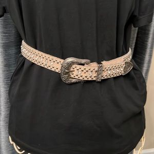 Guess cream rhinestone studded belt. Size medium. 41 inches end to end.